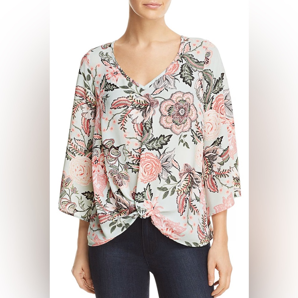 NWT Status by Chenault Sage Bell Sleeve Blouse in Floral Print